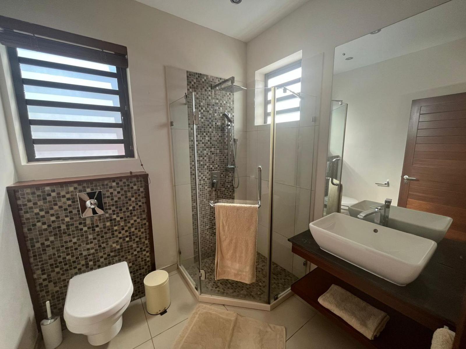 Olana Blue - Beachfront Apartment Riviere Noire Luaran gambar