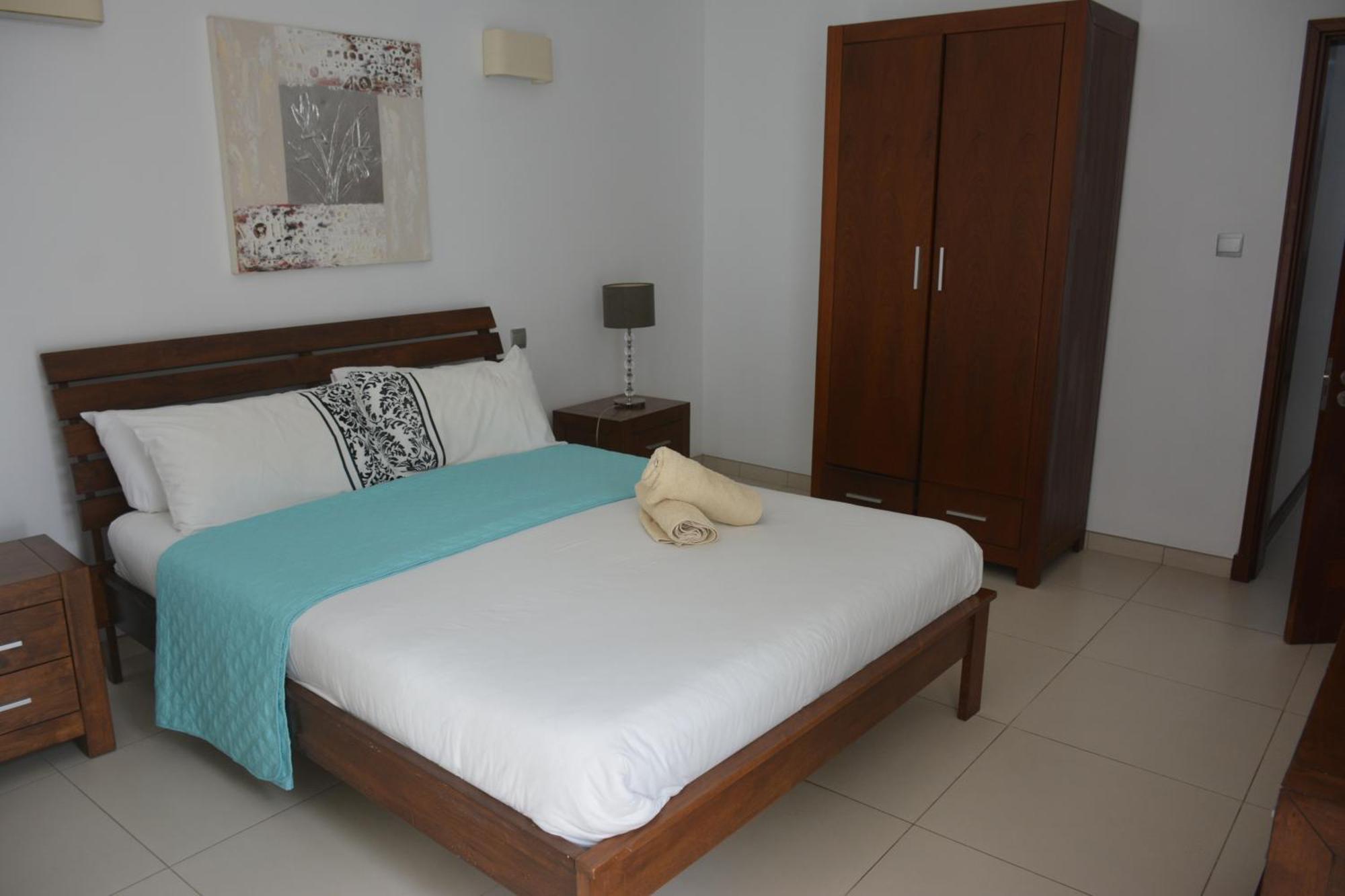 Olana Blue - Beachfront Apartment Riviere Noire Luaran gambar