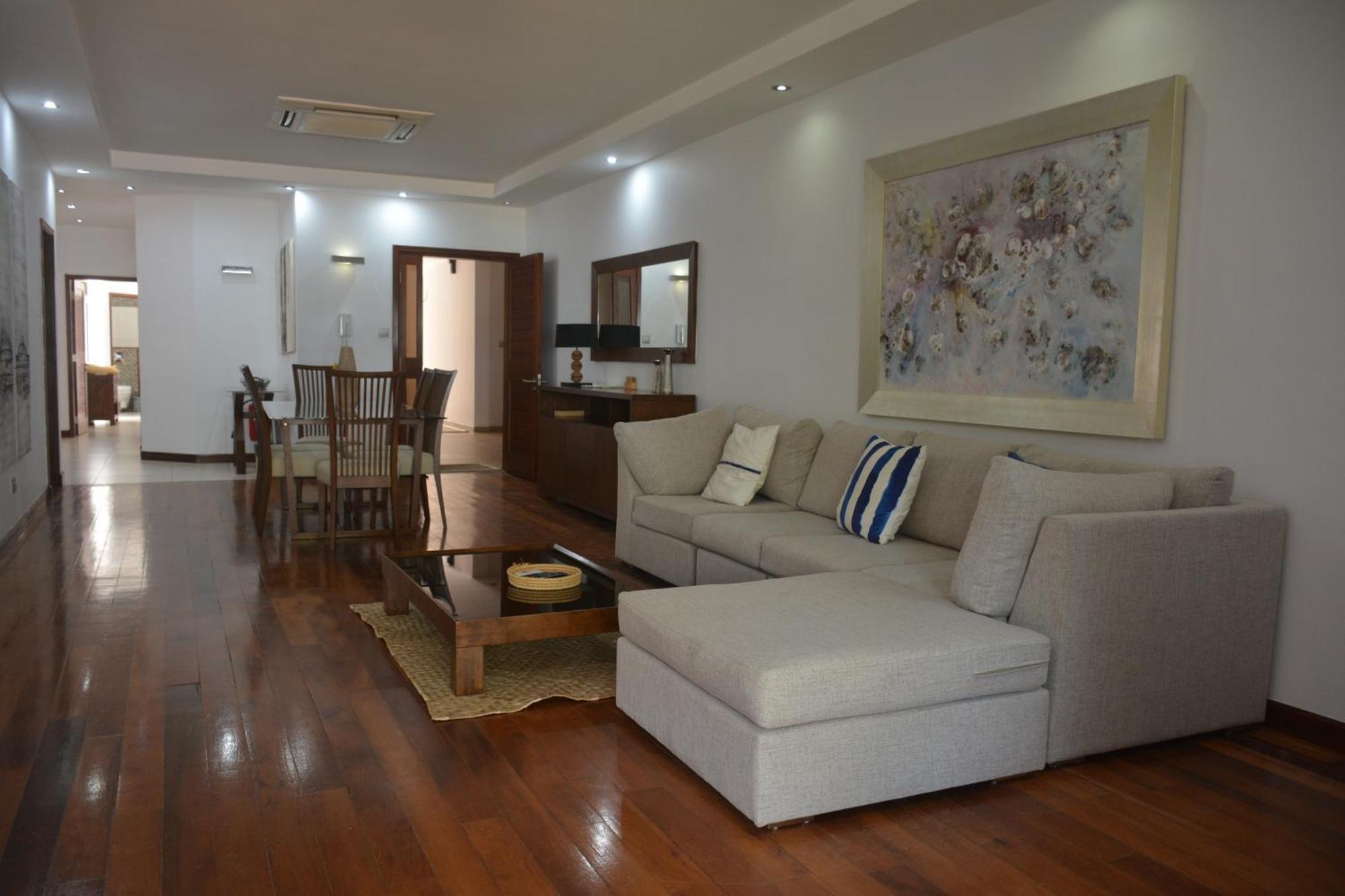Olana Blue - Beachfront Apartment Riviere Noire Luaran gambar